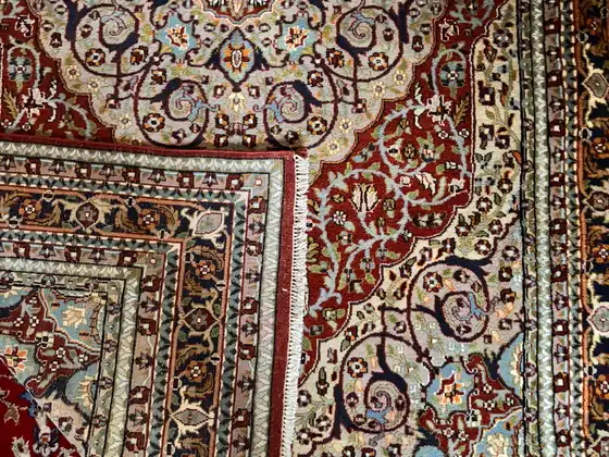 Tapis d'Ispahan, angle et bordures.